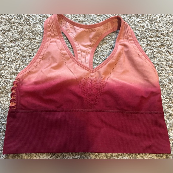 VS Pink Seamless Sports Bra - Picture 2 of 9